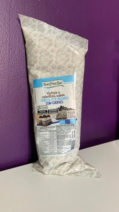 Chocolate branco com cookies 1,01kg